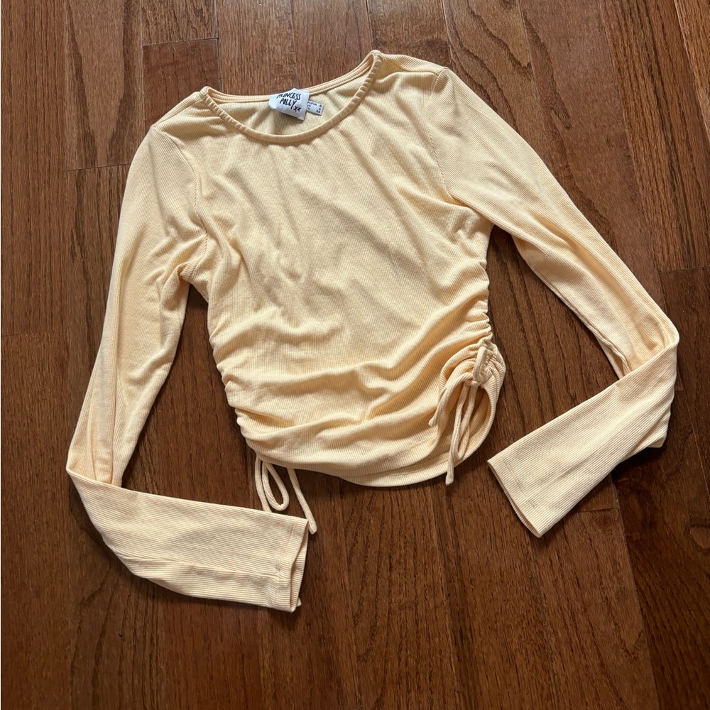 Princess Polly pastel yellow ribbed long sleeve ruched crop top - Picture 3 of 6